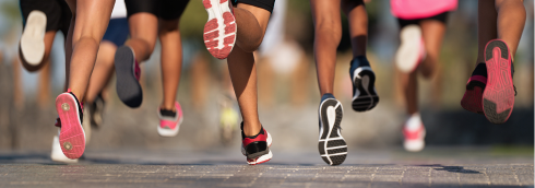 mensen die hardlopen